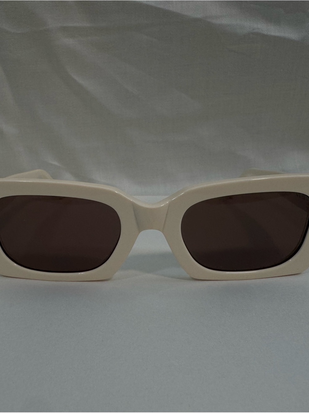 Illesteva Cream Rectangular Sunglasses with Dark Lenses